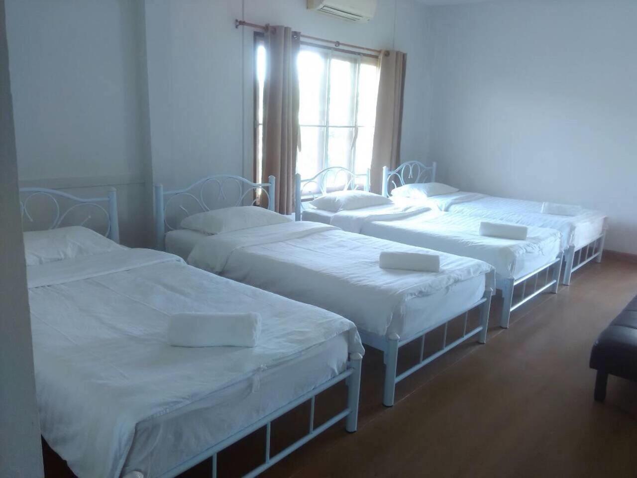 Hotel Jardin De Mangue Pak Chong Habitación foto
